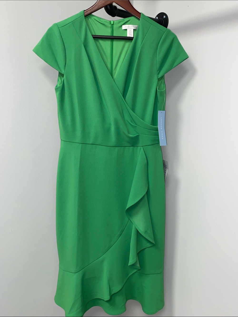 NWT London Times Green Cap sleeve ruffle Dress 6